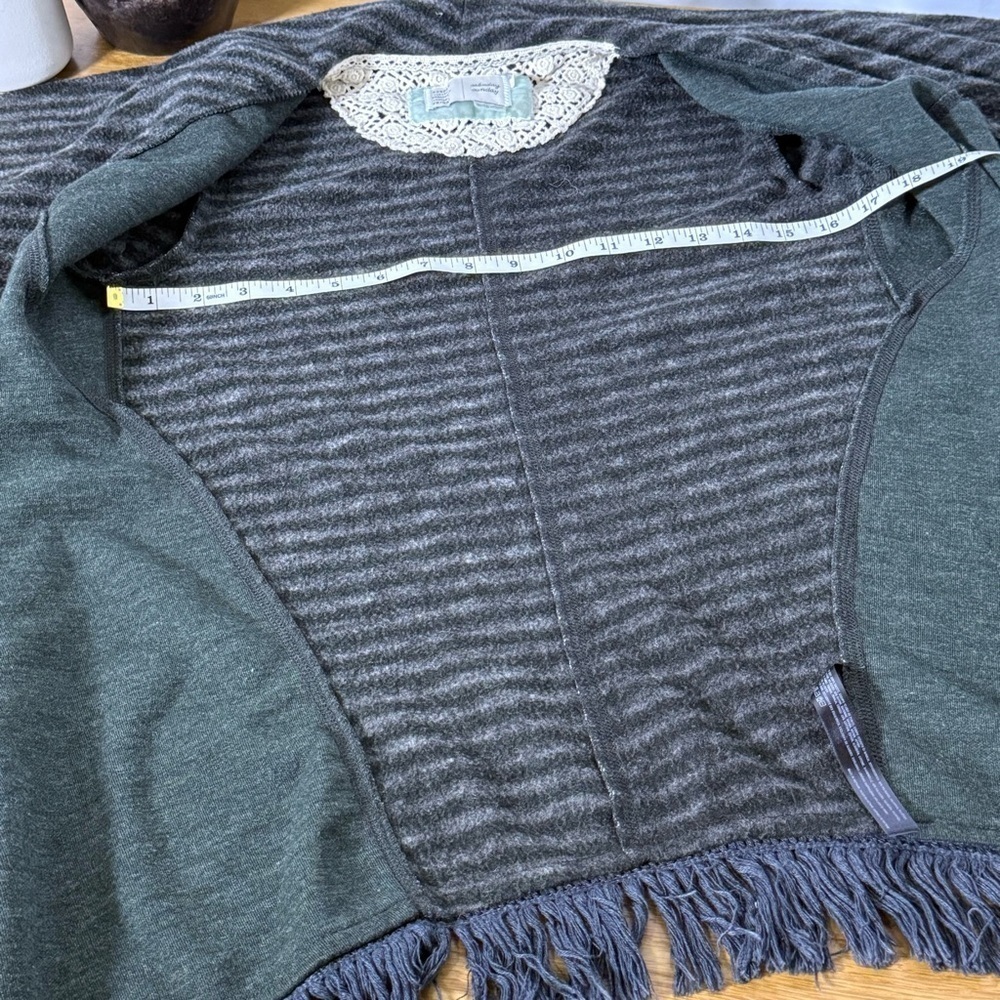 Saturday Sunday sweater draped grey & green open front fringe women small - Picture 4 of 10